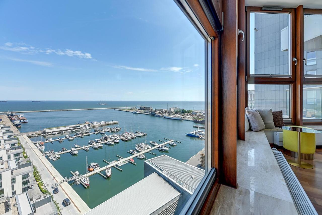 Sea Towers Apartment กดิเนีย ภายนอก รูปภาพ