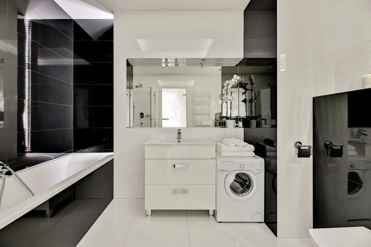 Sea Towers Apartment กดิเนีย ภายนอก รูปภาพ