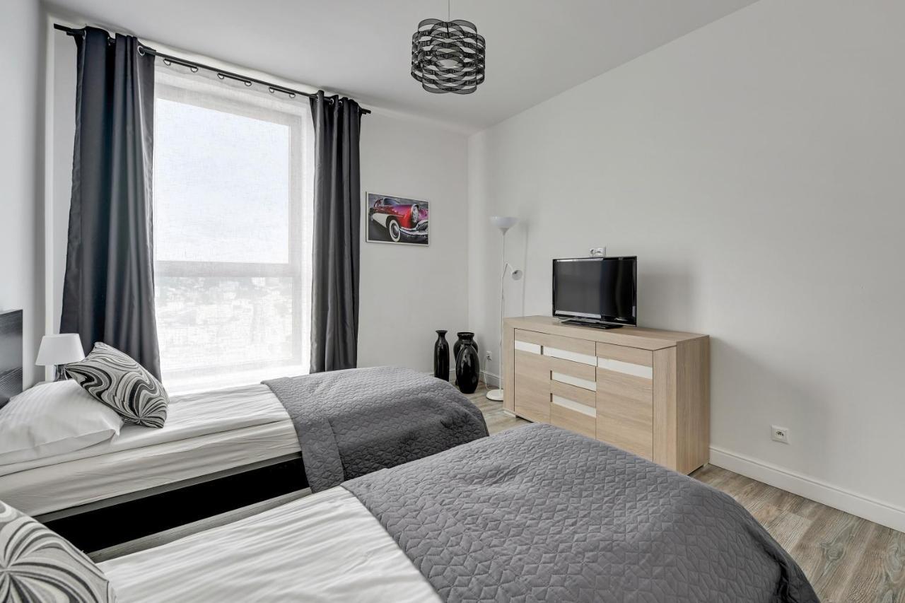 Sea Towers Apartment กดิเนีย ภายนอก รูปภาพ