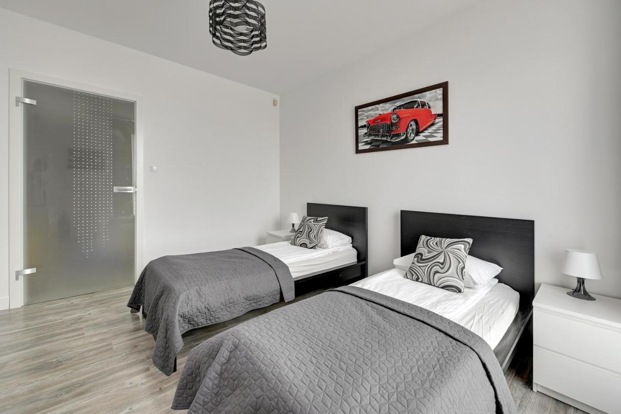 Sea Towers Apartment กดิเนีย ภายนอก รูปภาพ