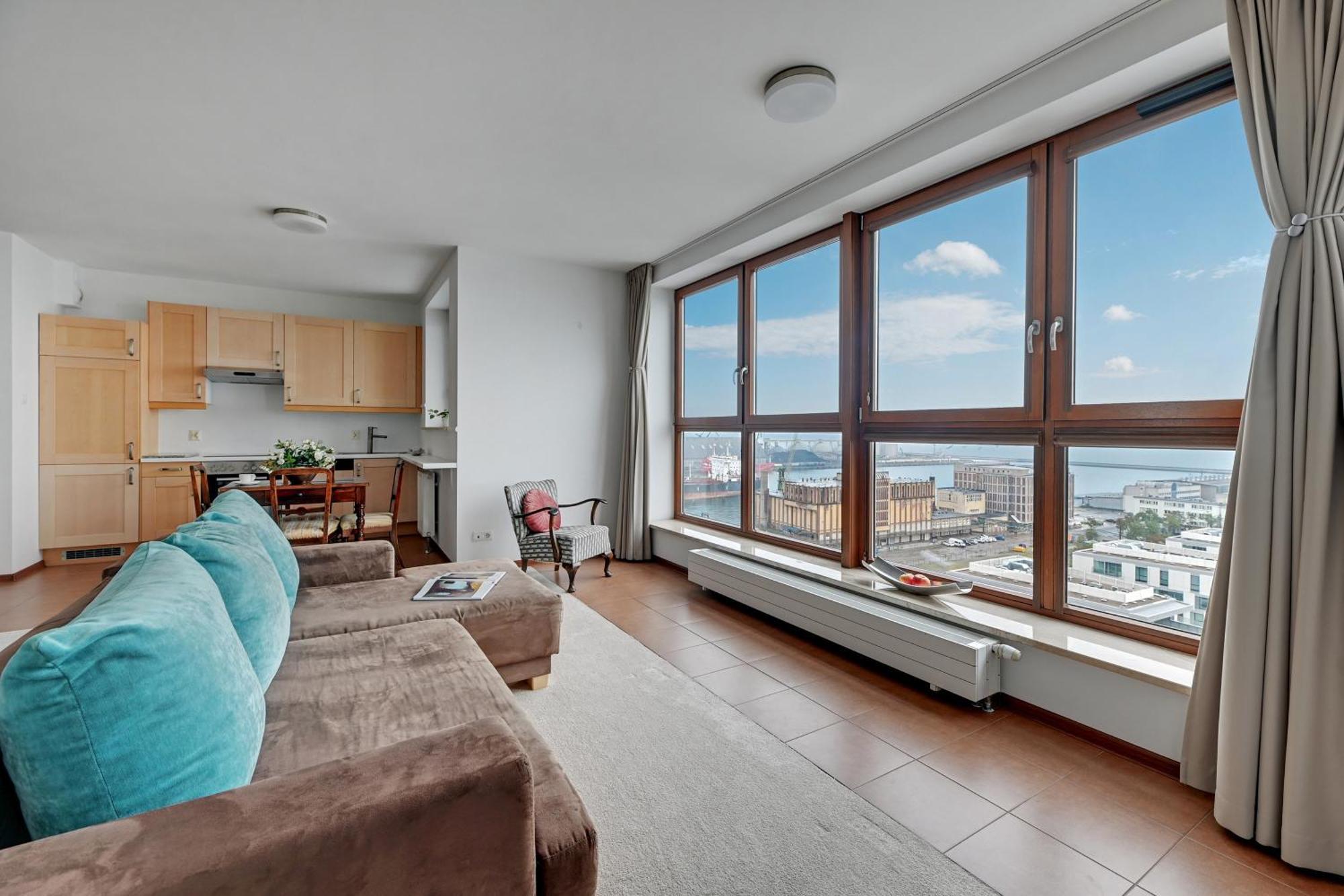 Sea Towers Apartment กดิเนีย ภายนอก รูปภาพ