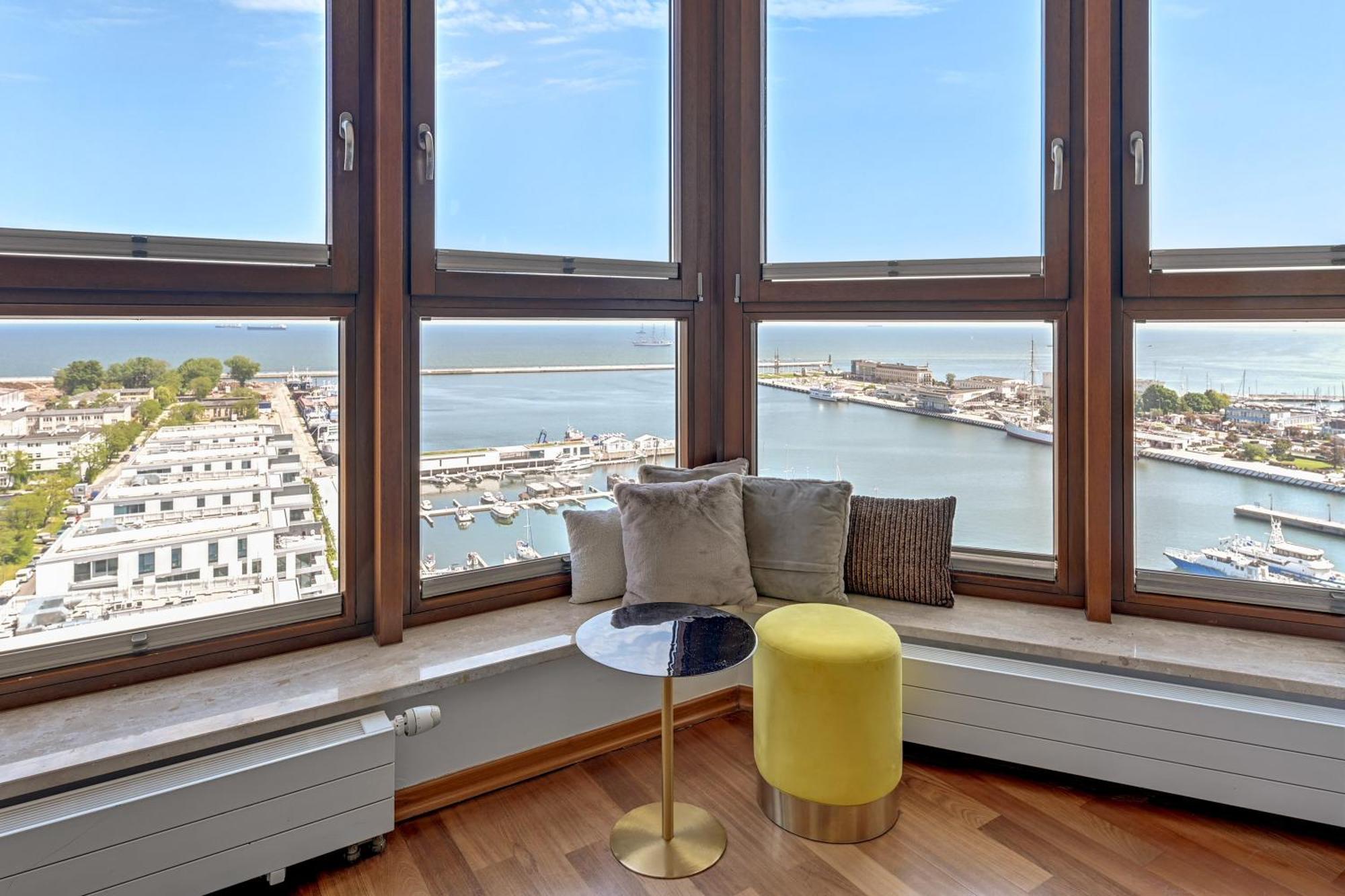 Sea Towers Apartment กดิเนีย ภายนอก รูปภาพ